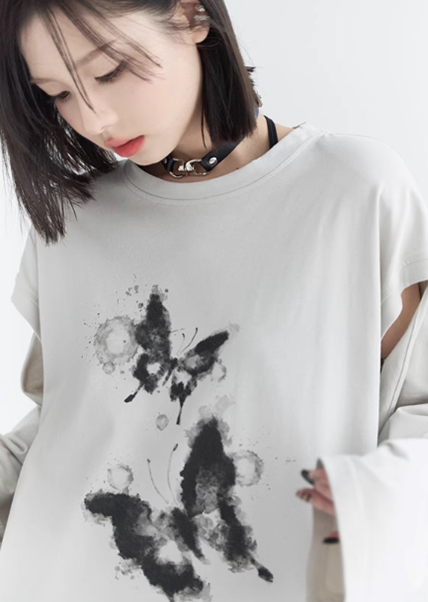 [Universal Gravity Museum] Two butterfly design simple monotone long sleeve T-shirt UG0040