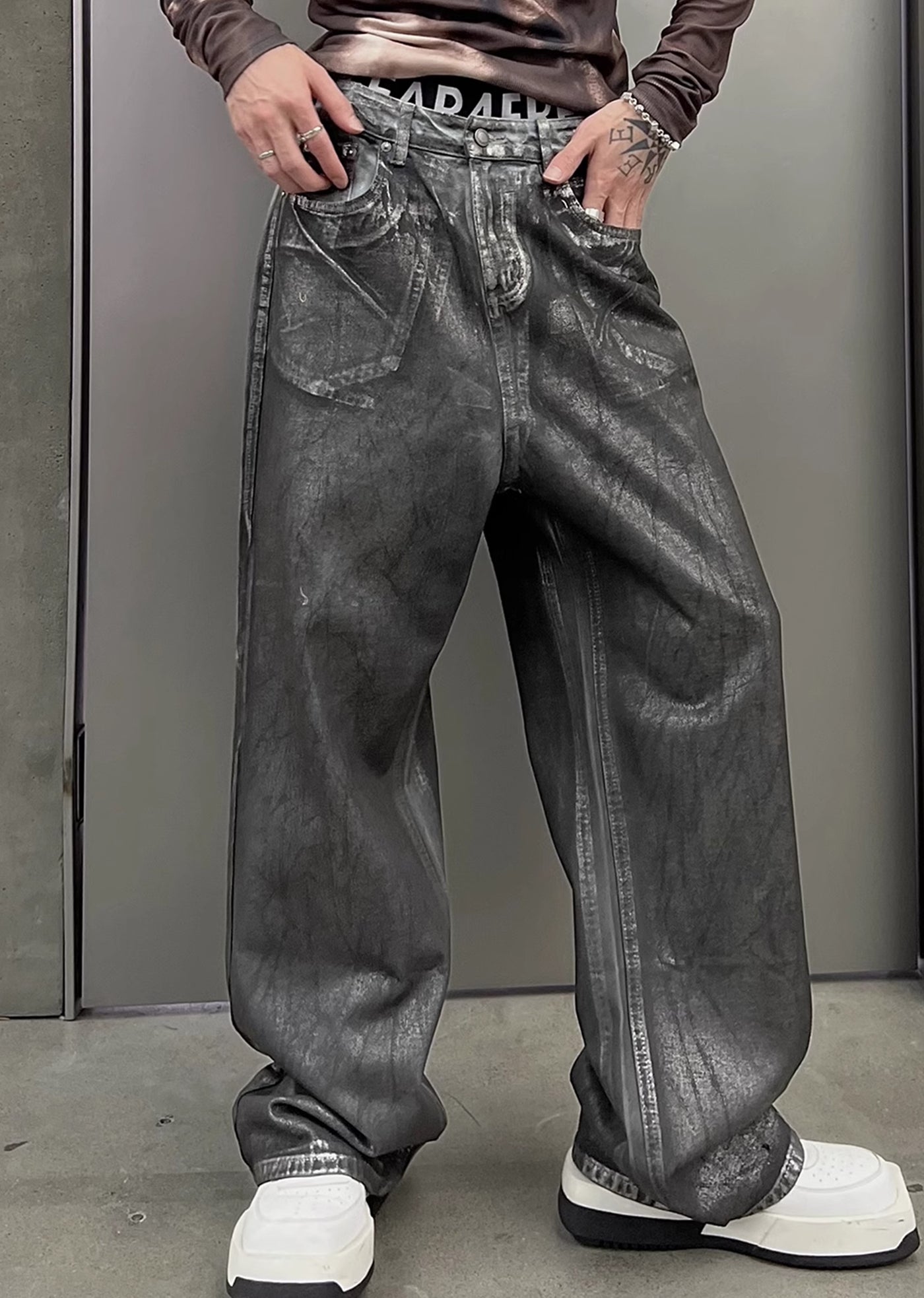 【SOULWORKER】Dark grey glossy design wide flare style denim pants  SW0030