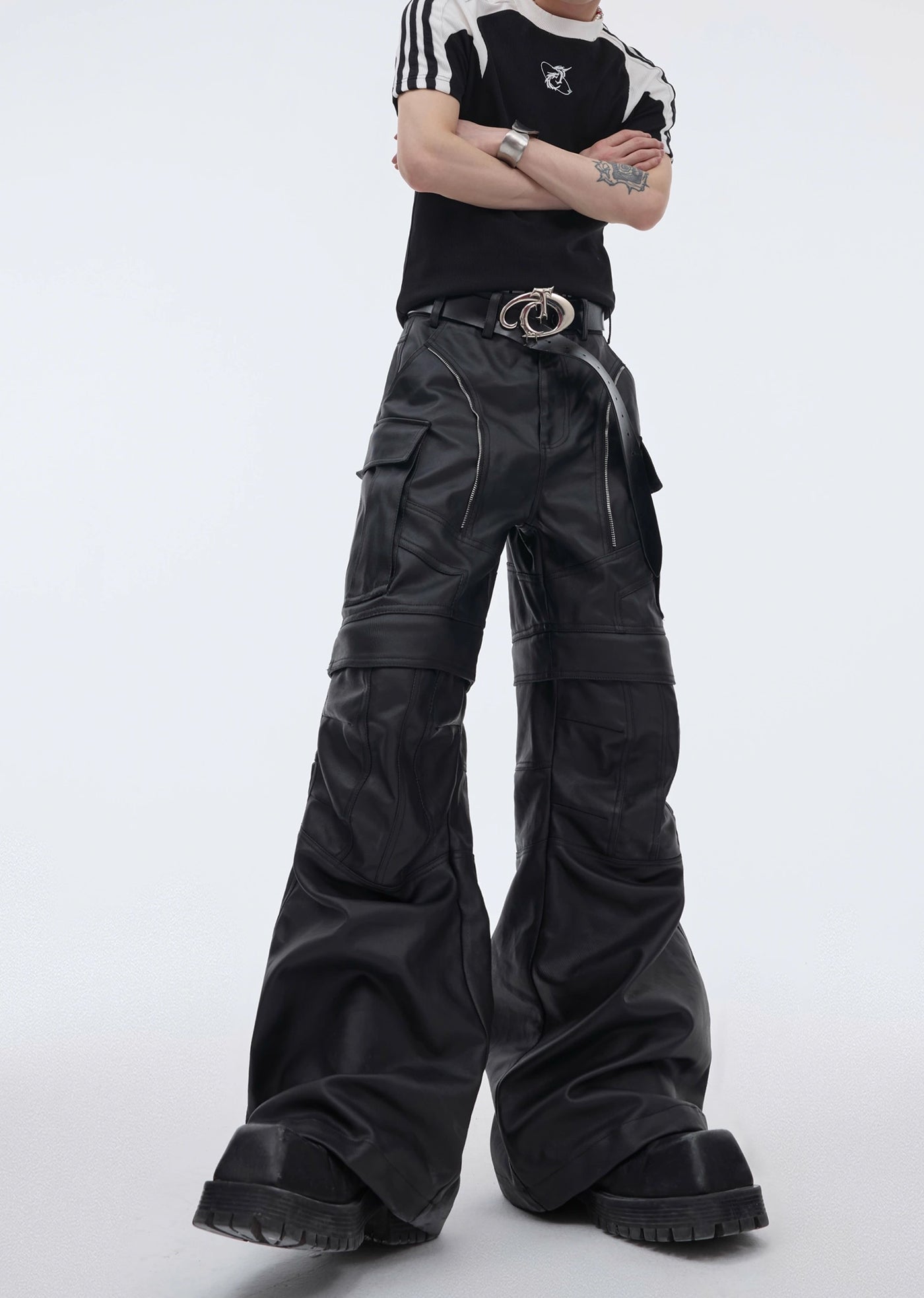 【Culture E】Knee cut gimmick design black ankle leather wide pants  CE0122