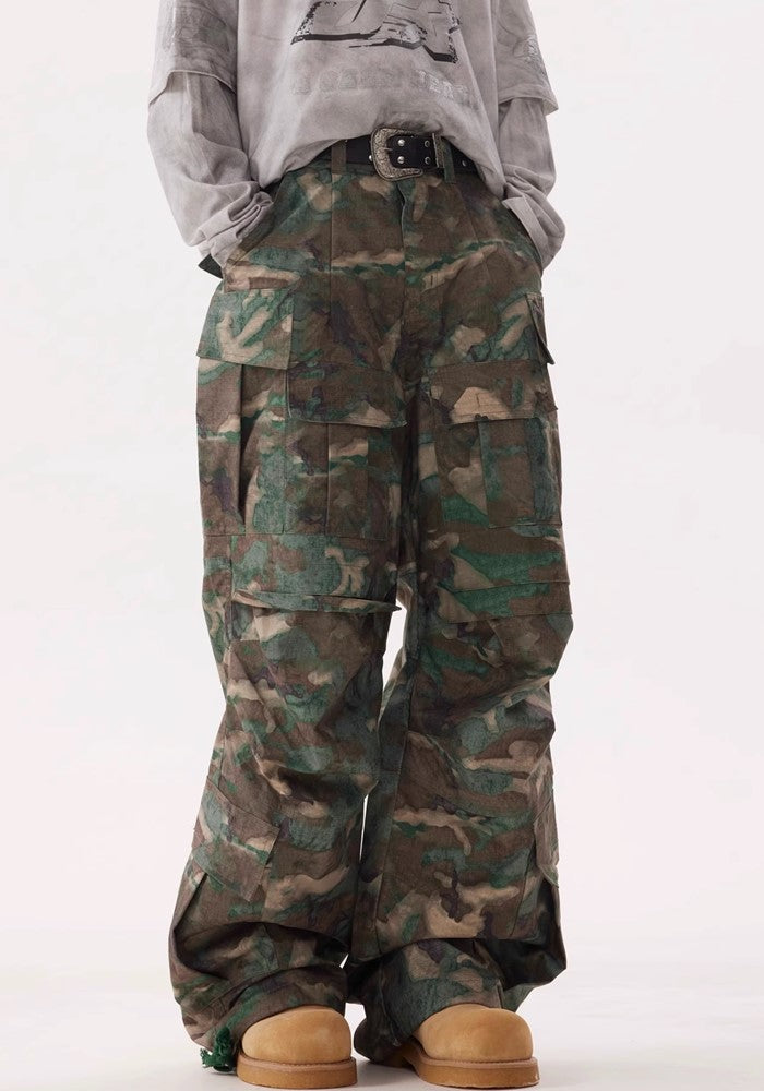 【BTSG】Pocket tuck silhouette design camouflage color cargo pants  BS0038