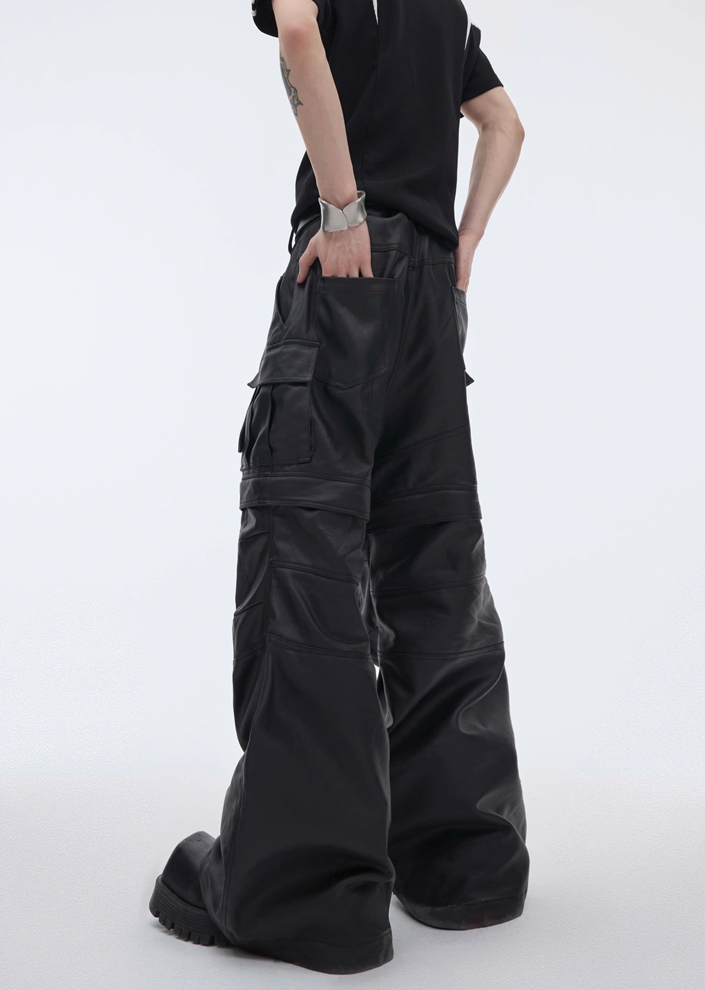 [Culture E] Knee cut gimmick design black ankle leather wide pants CE0122