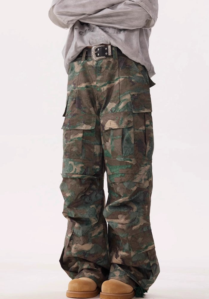 【BTSG】Pocket tuck silhouette design camouflage color cargo pants  BS0038