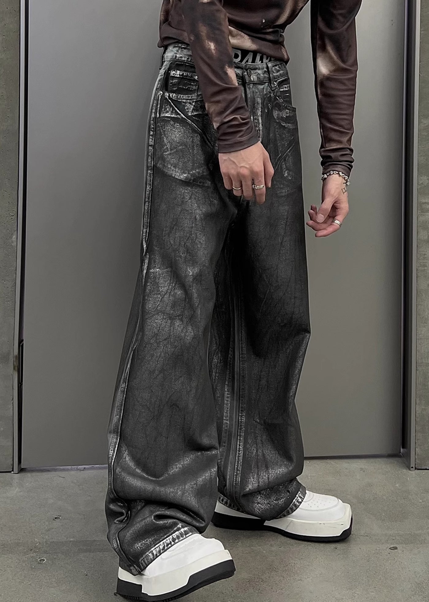 【SOULWORKER】Dark grey glossy design wide flare style denim pants  SW0030