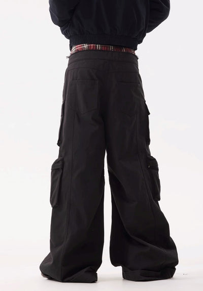 【BTSG】Wide style silhouette multi-pocket cargo design pants  BS0048