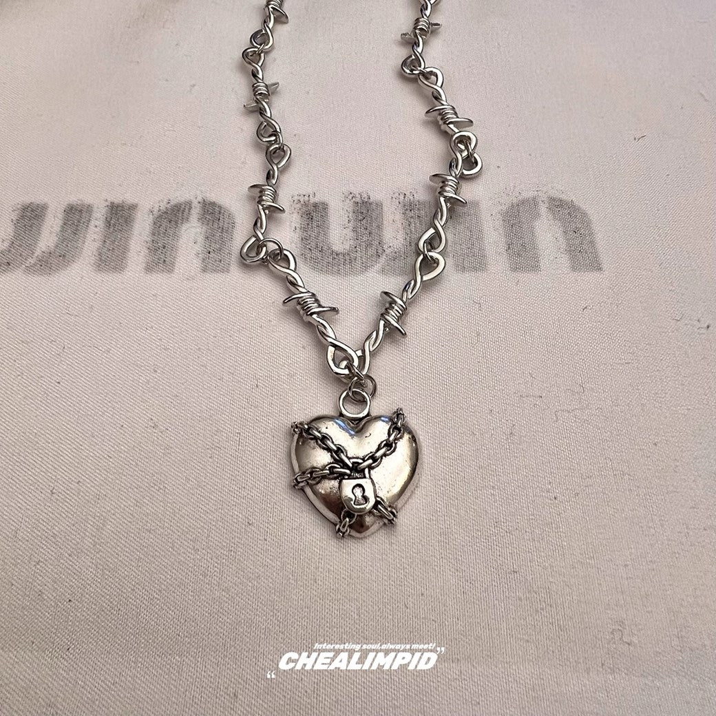 【CHEALIMPID】Padlock Restraint Chain Design Simple Heart Necklace  CL0003