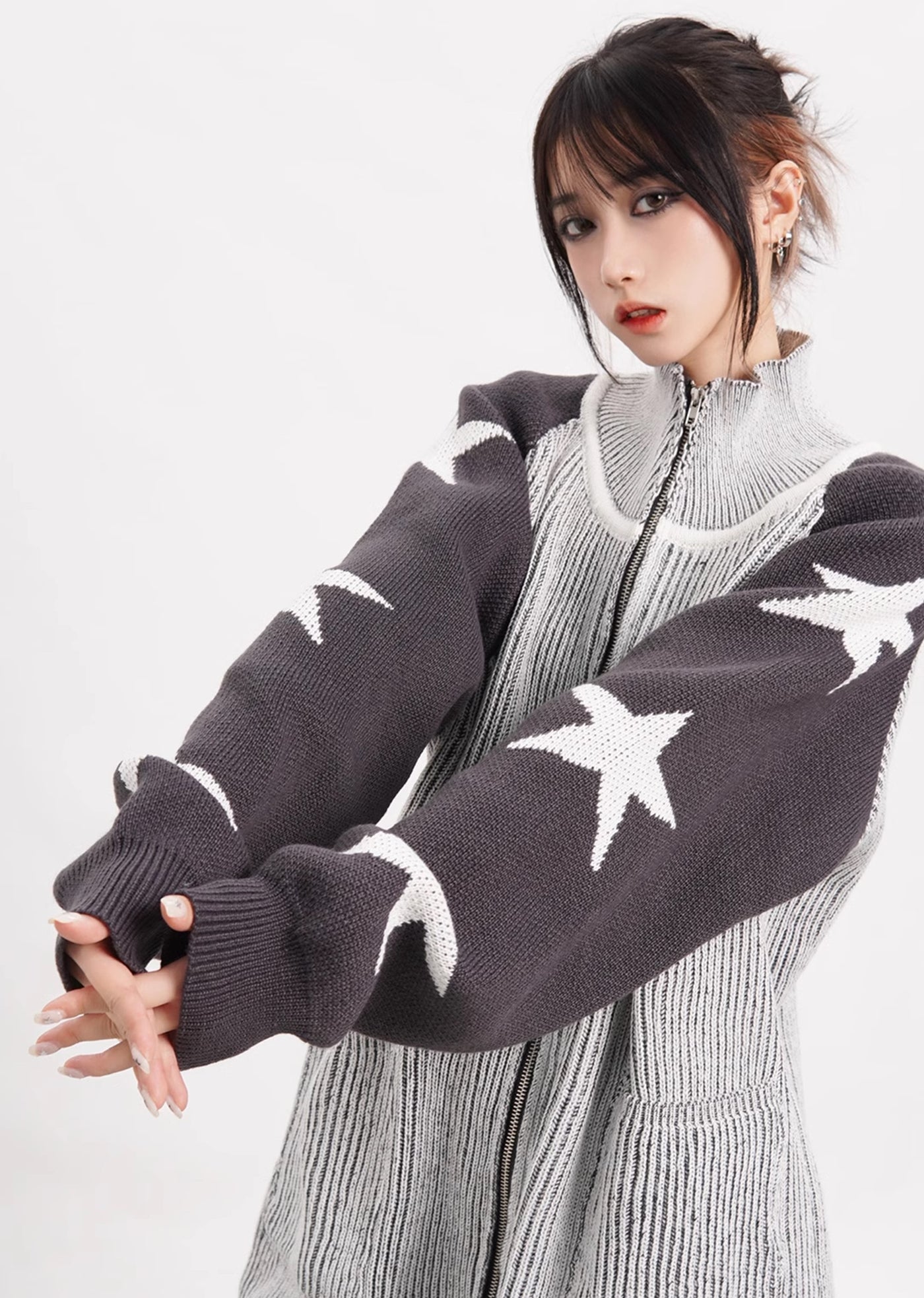 【4/29新作】Sleeve part star design tight silhouette design knit sweater  HL3035