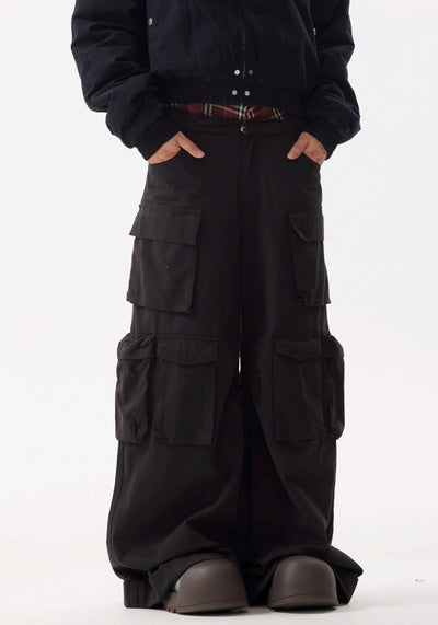 【BTSG】Wide style silhouette multi-pocket cargo design pants  BS0048