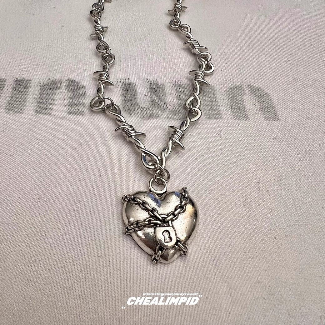 【CHEALIMPID】Padlock Restraint Chain Design Simple Heart Necklace  CL0003