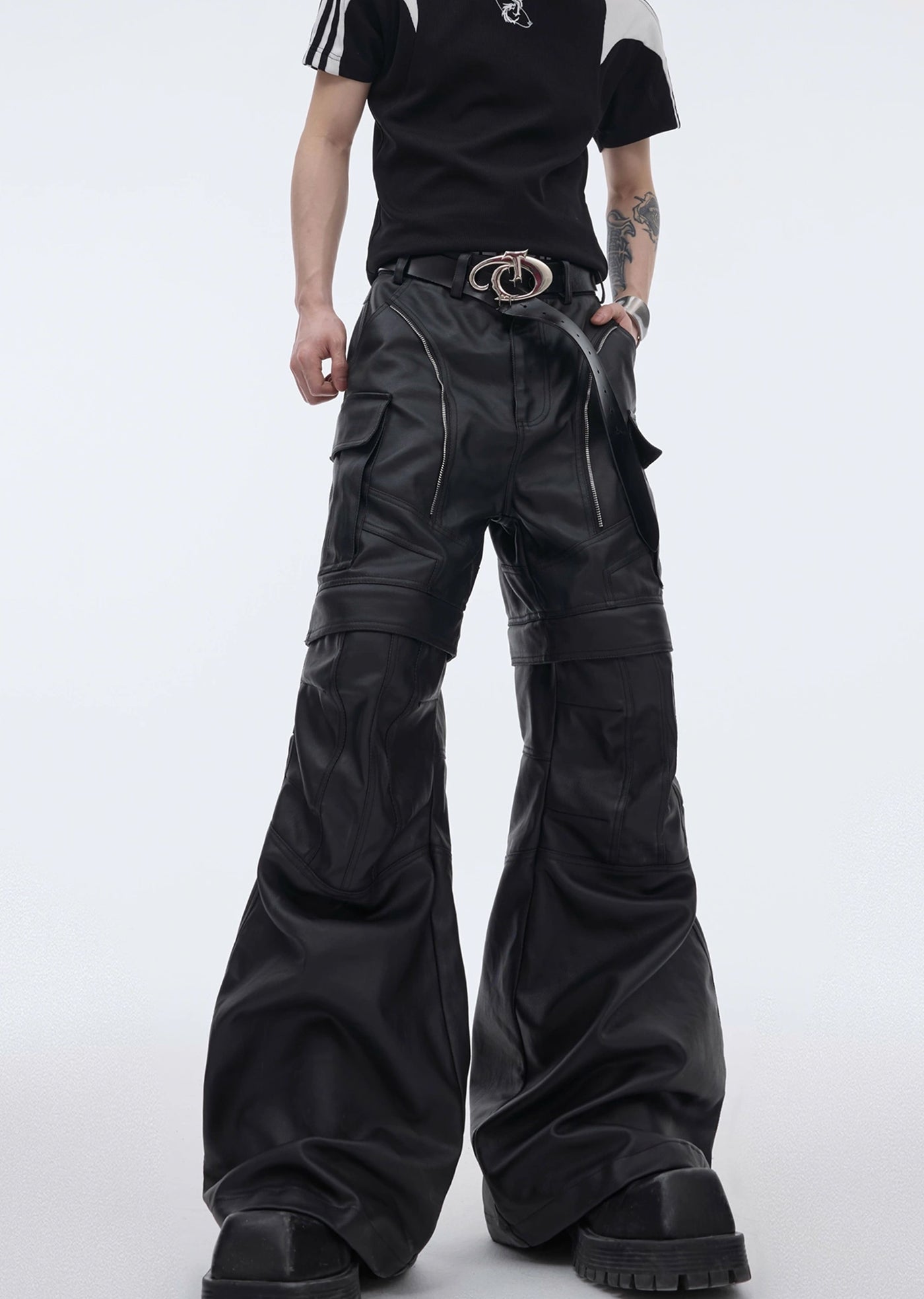 【Culture E】Knee cut gimmick design black ankle leather wide pants  CE0122