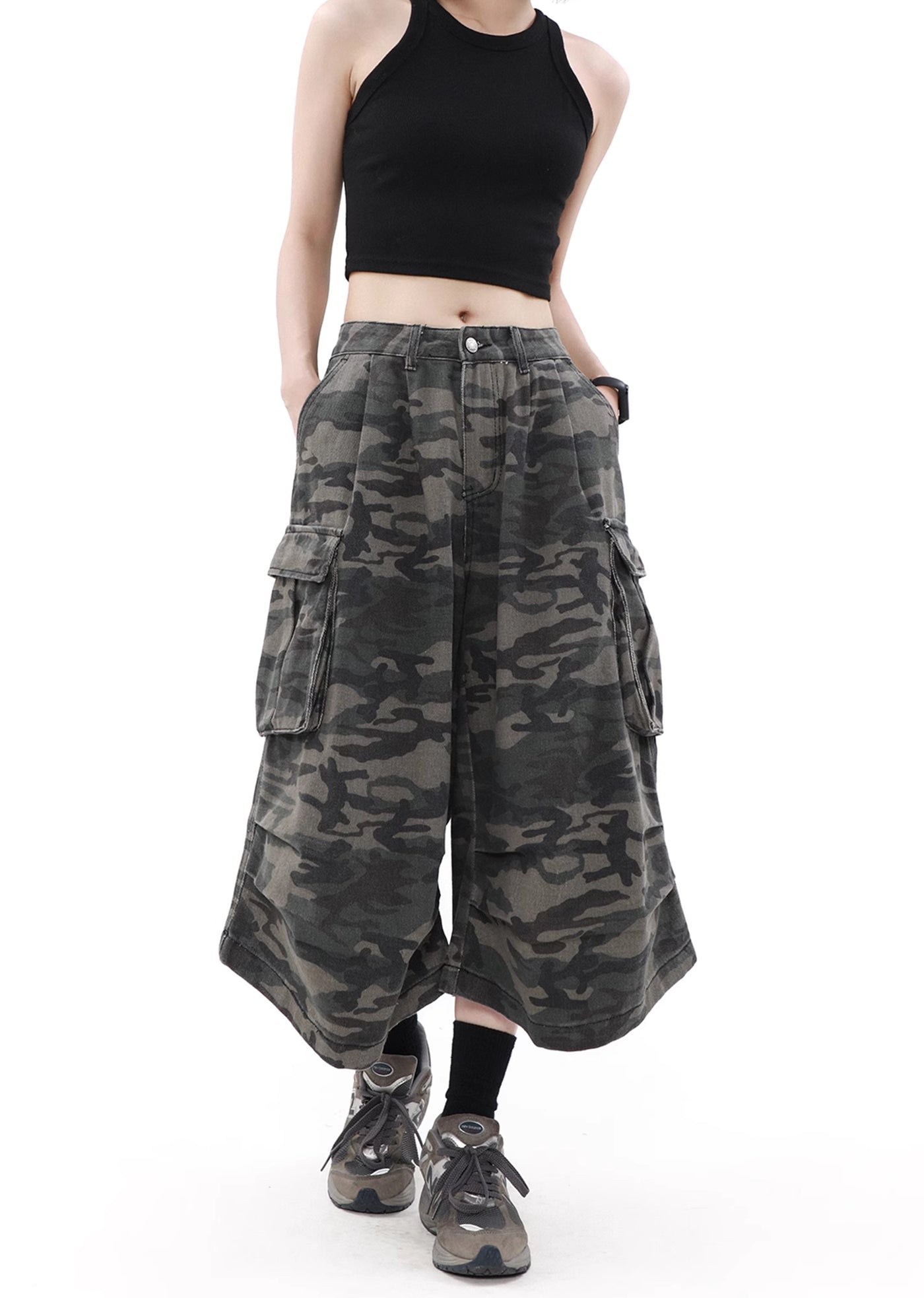 【MR nearly】Camouflage pattern double pocket design short silhouette cargo pants  MR0113