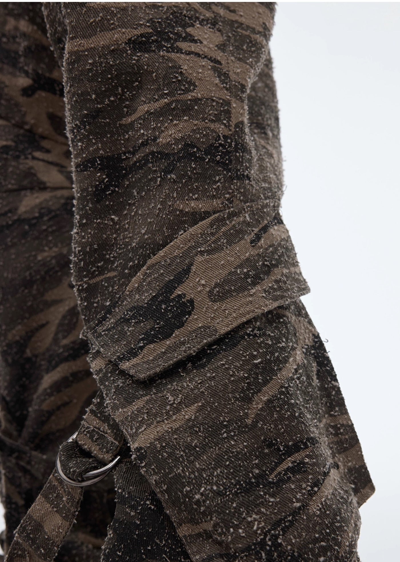 [Culture E] Dark camouflage pattern coloring laces wide flare silhouette denim pants CE0124
