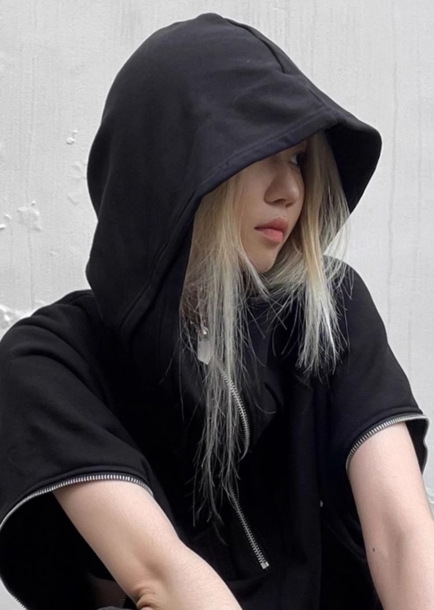 Double gimmick design simple black sleeveless hoodie  HL3070