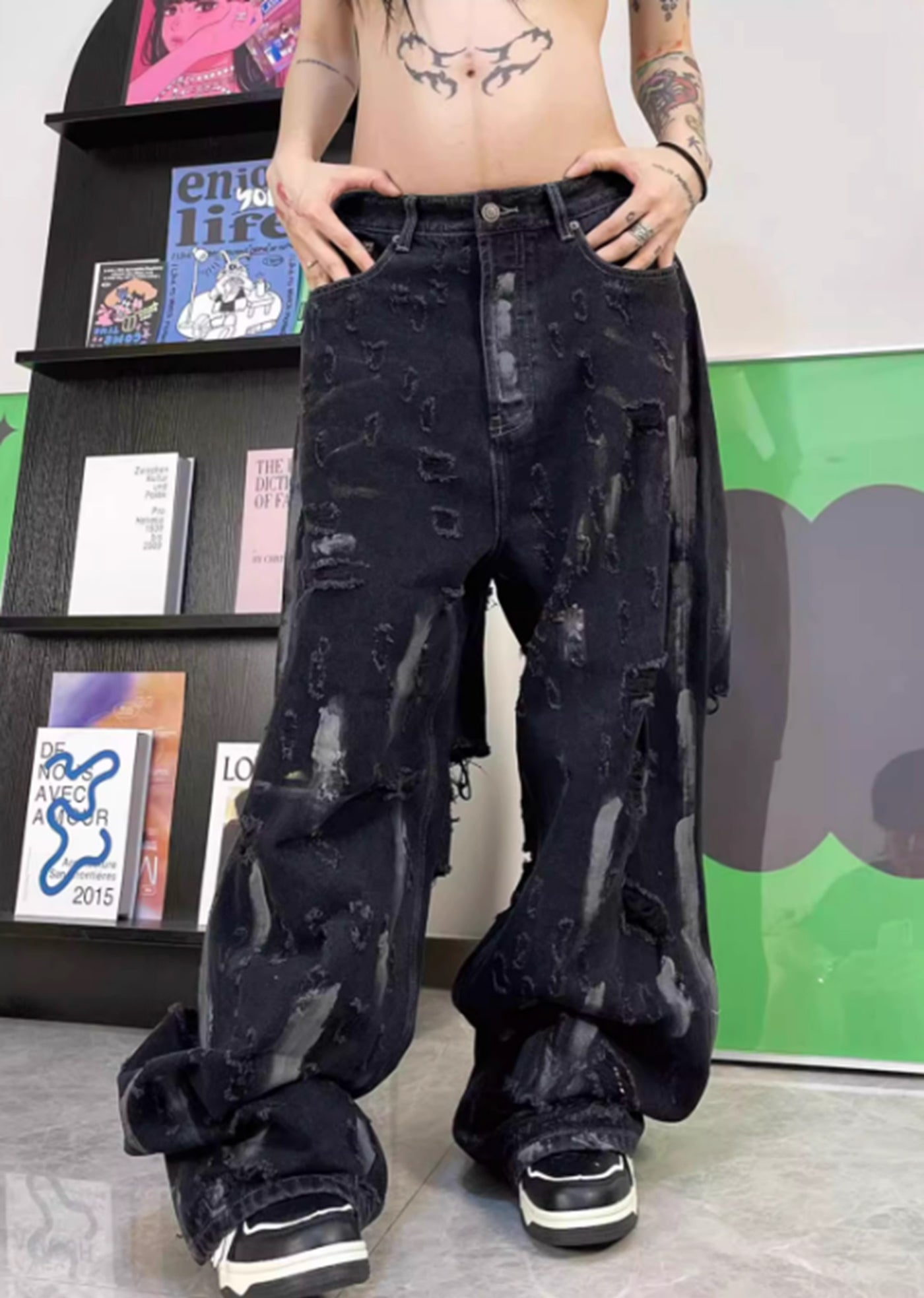 【TOKI】Back side cutout distressed random design wide style denim pants  TK0001