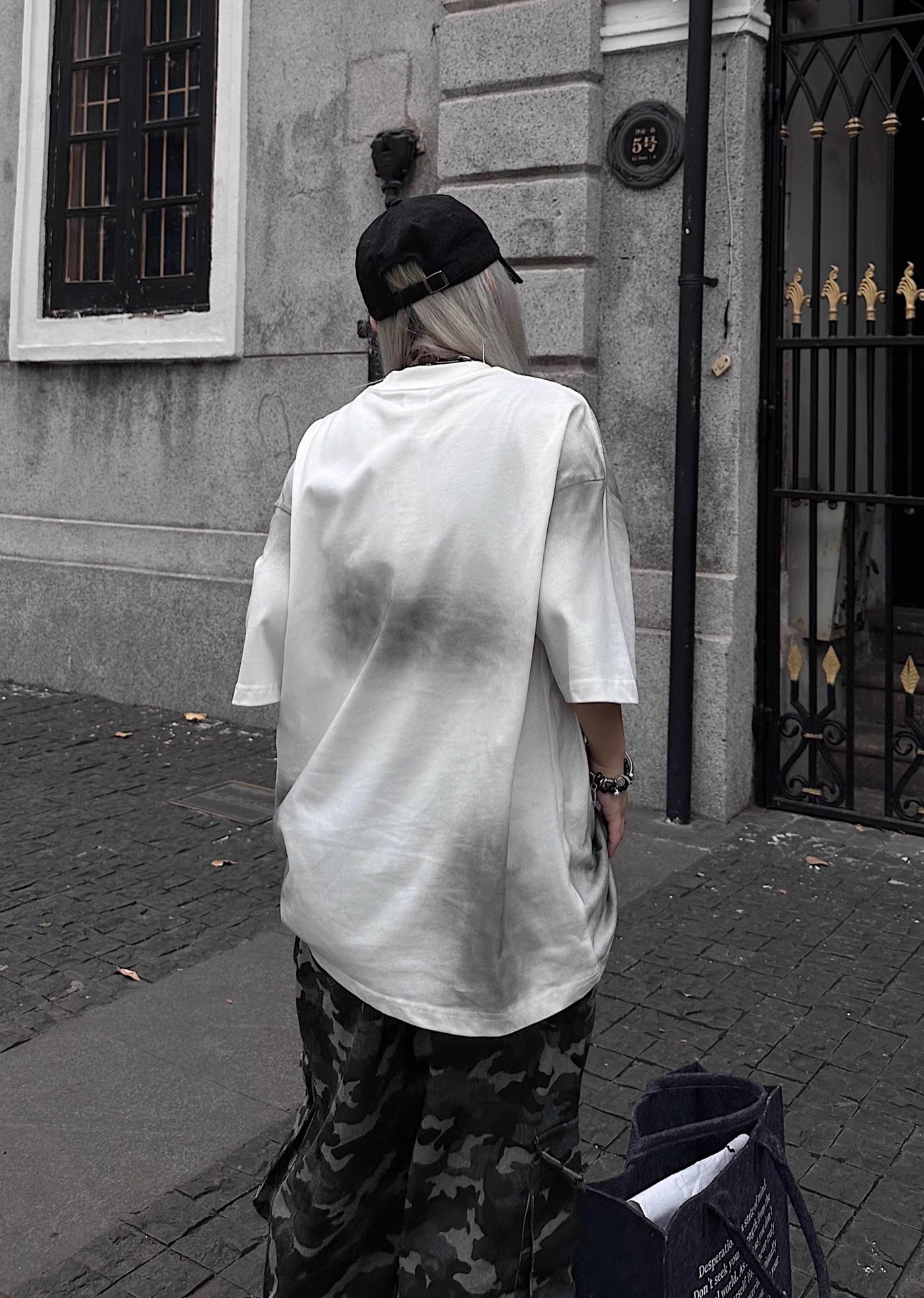 [TR BRUSHSHIFT] White style grunge wash line short sleeve T-shirt TB0034