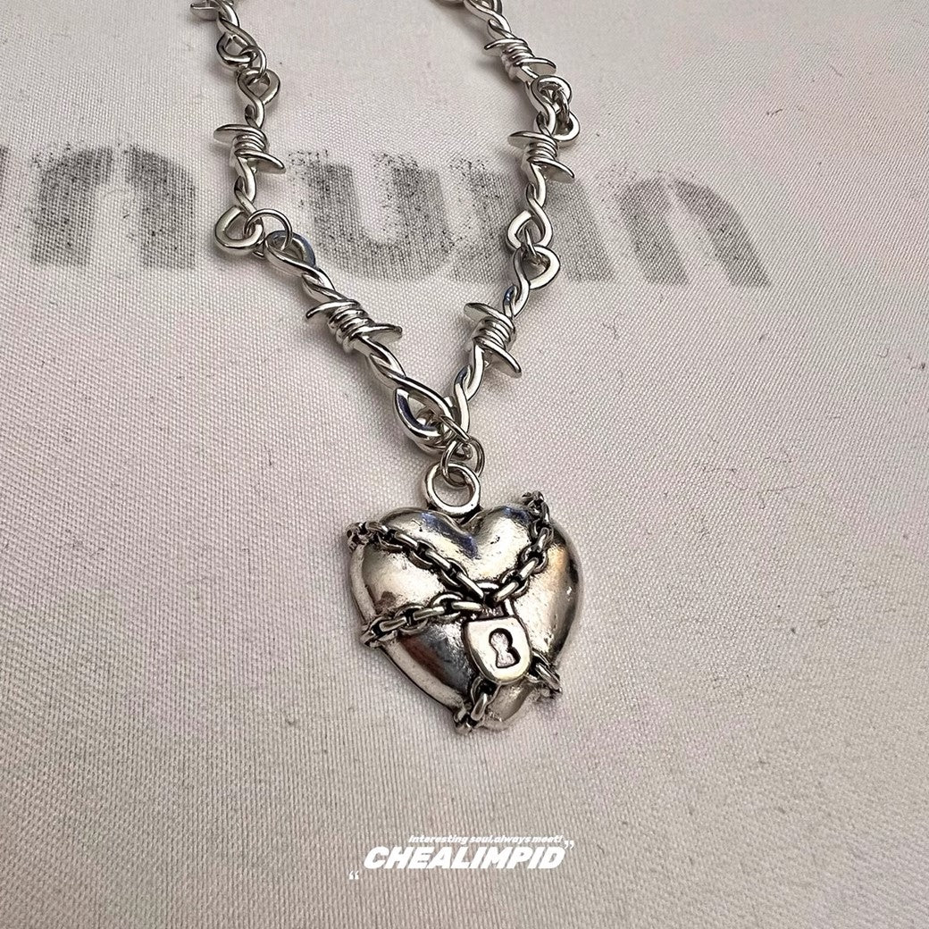 【CHEALIMPID】Padlock Restraint Chain Design Simple Heart Necklace  CL0003