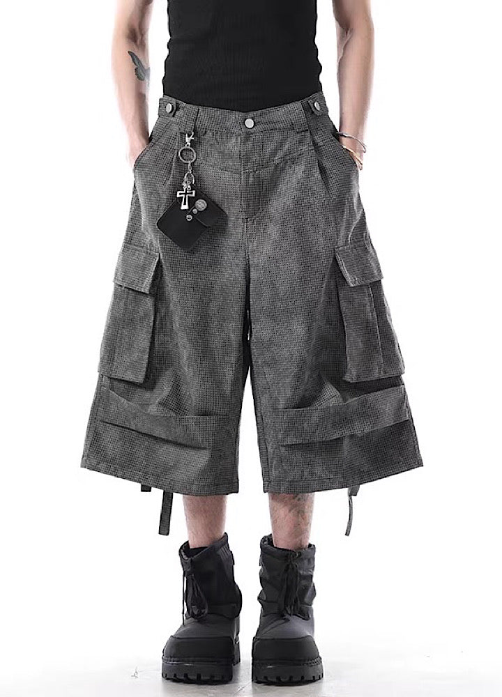 【BLANKIN】Tuck silhouette design gray base cargo style shorts  BI0007