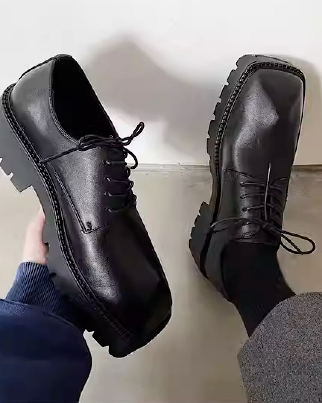 【8/14新作】Angular silhouette design simple black shoes  HL2940