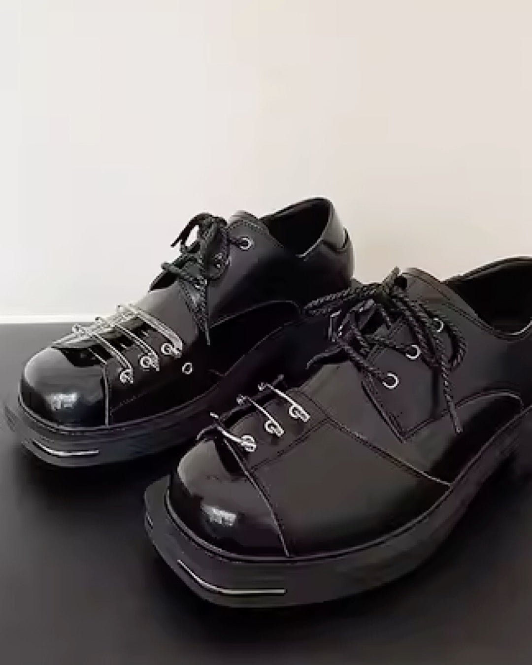 【8/14新作】Pinned subcultural design art rock shoes  HL2944
