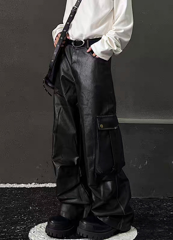 H GANG X] Shiny cargo design wide silhouette leather pants