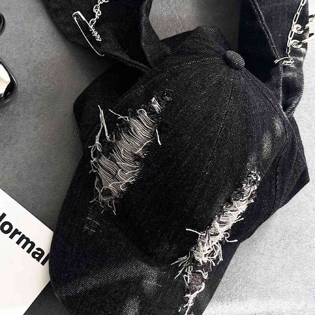 【8/8新作】Fully damaged rabbit ear point design punk cap  HL3172