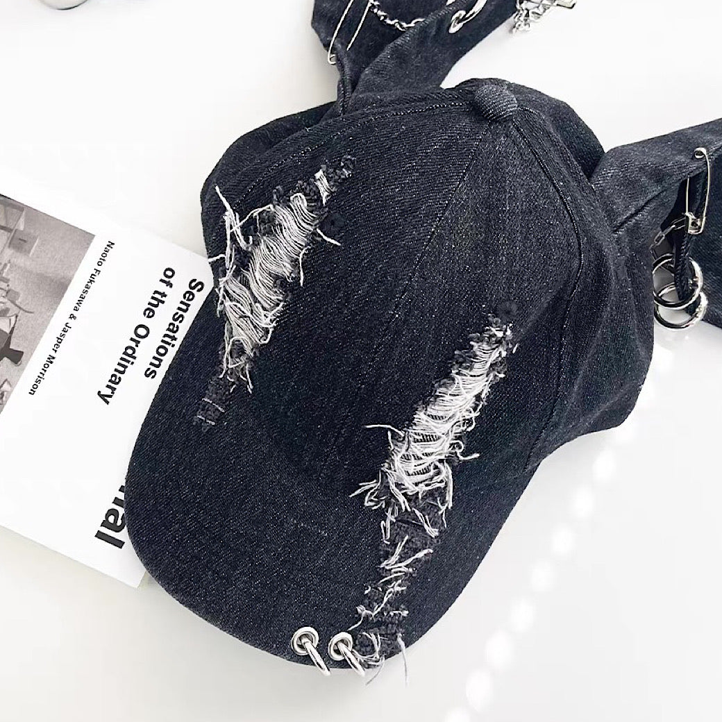 【8/8新作】Fully damaged rabbit ear point design punk cap  HL3172