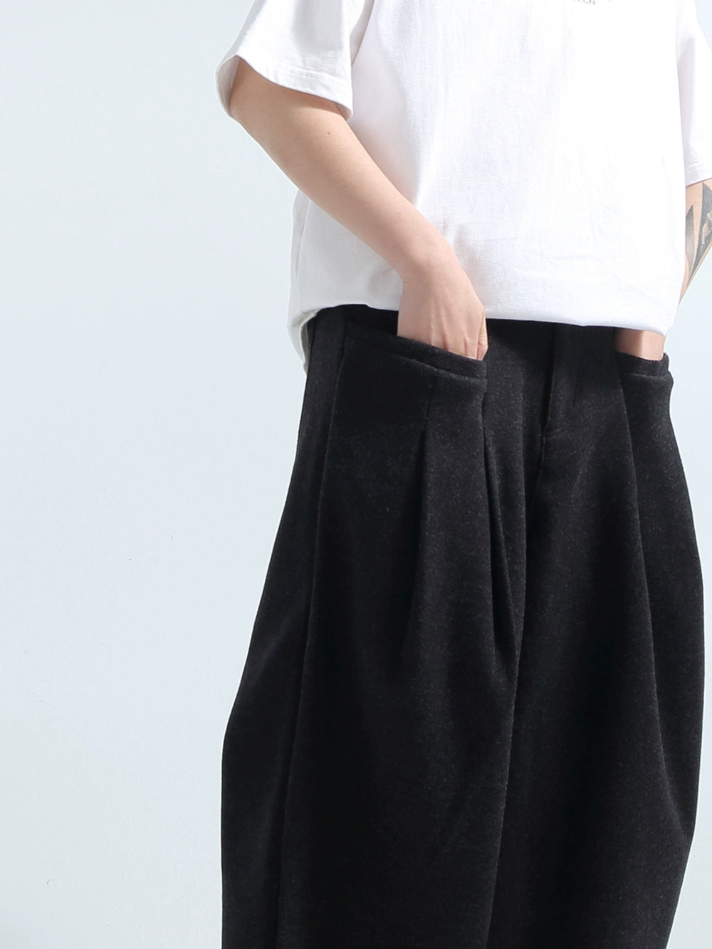 GRNL] Balloon silhouette blacking simple design slacks pants
