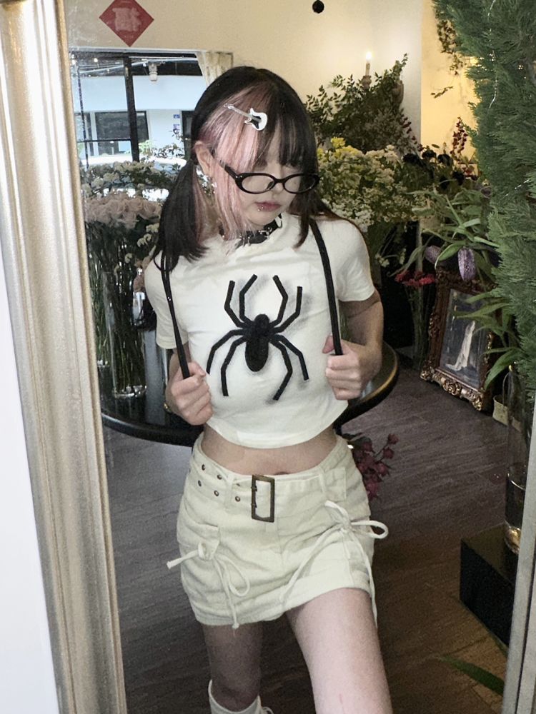 【Take off】Spider flocking embroidery short length T-shirt  TO0004