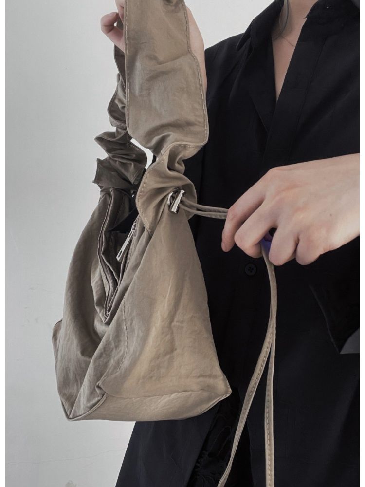 Floating weed] 2way large capacity shoulder messenger bag
