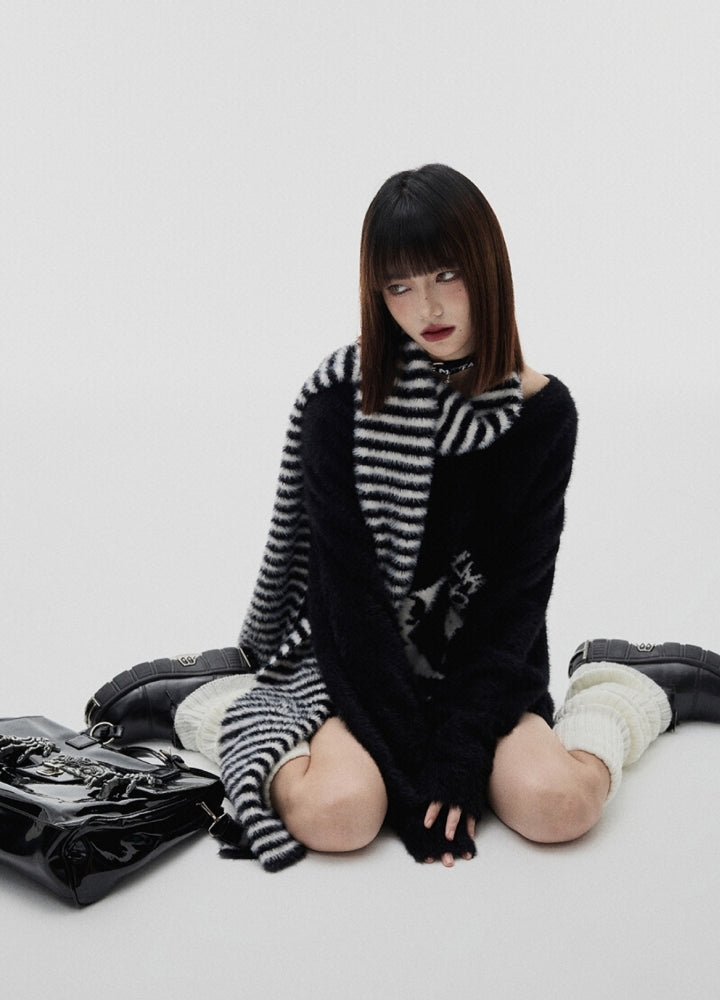 【YUKAHOUSE 】Monotone skull design oversized knit sweater  YO0017