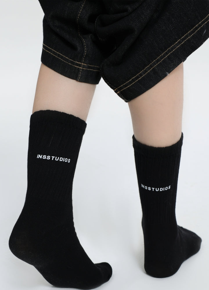 【INS】One-point initial design mode black all-purpose socks  IN0049