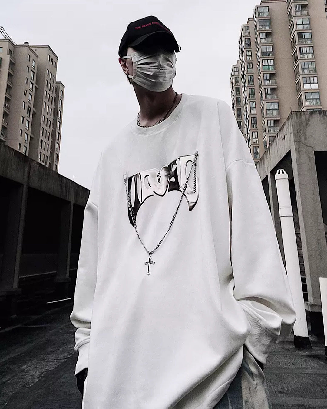 【UUCSCC】Silver Initial Logoyusra Sweatshirt US0021