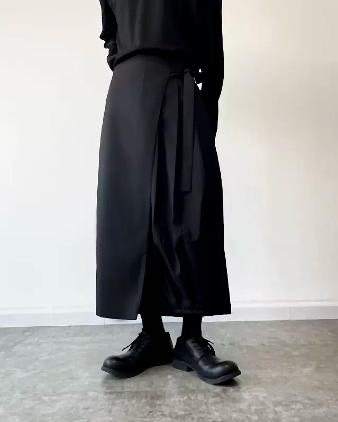 Sidereedable structured crow pants HL2794