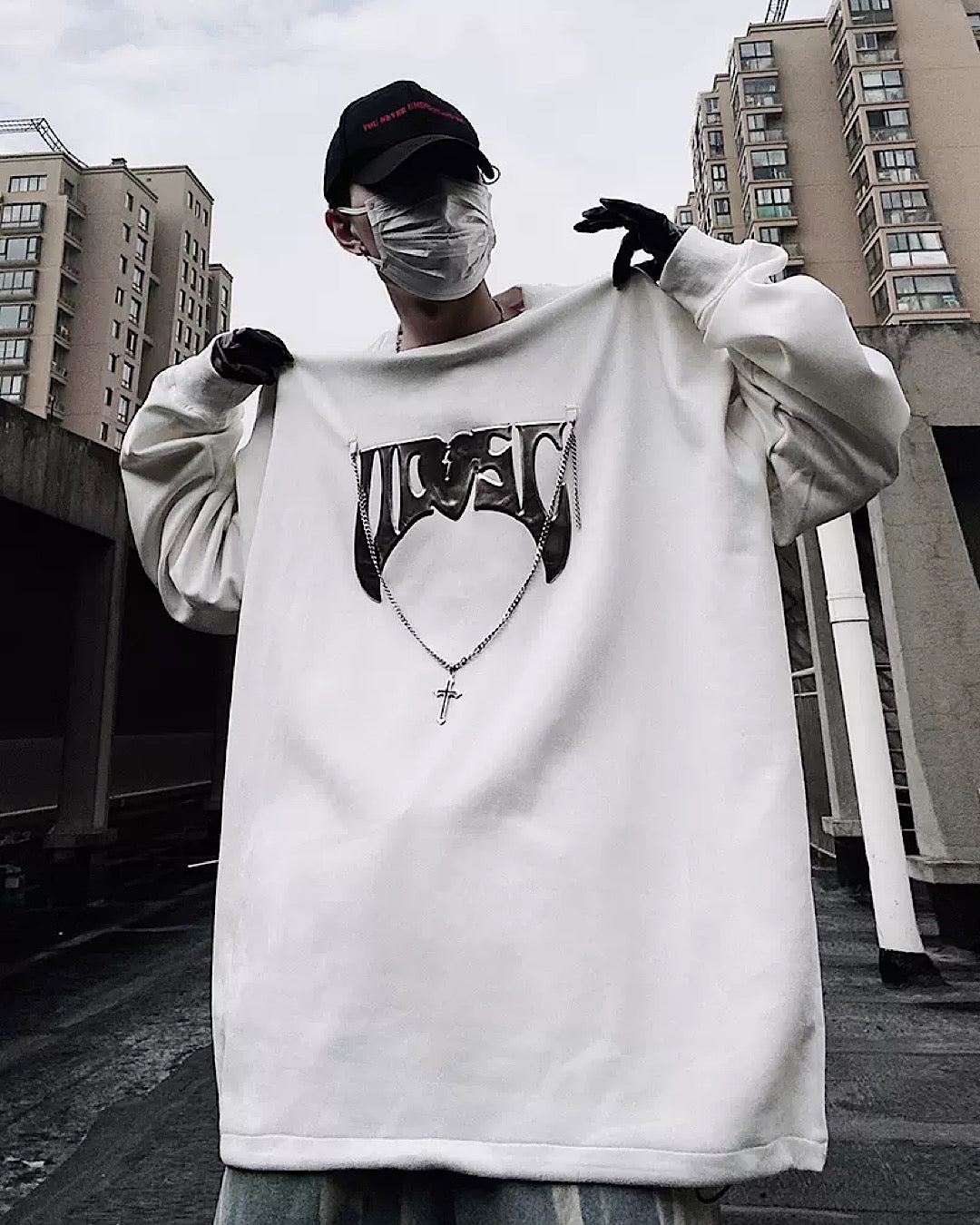 【UUCSCC】Silver Initial Logoyusra Sweatshirt US0021