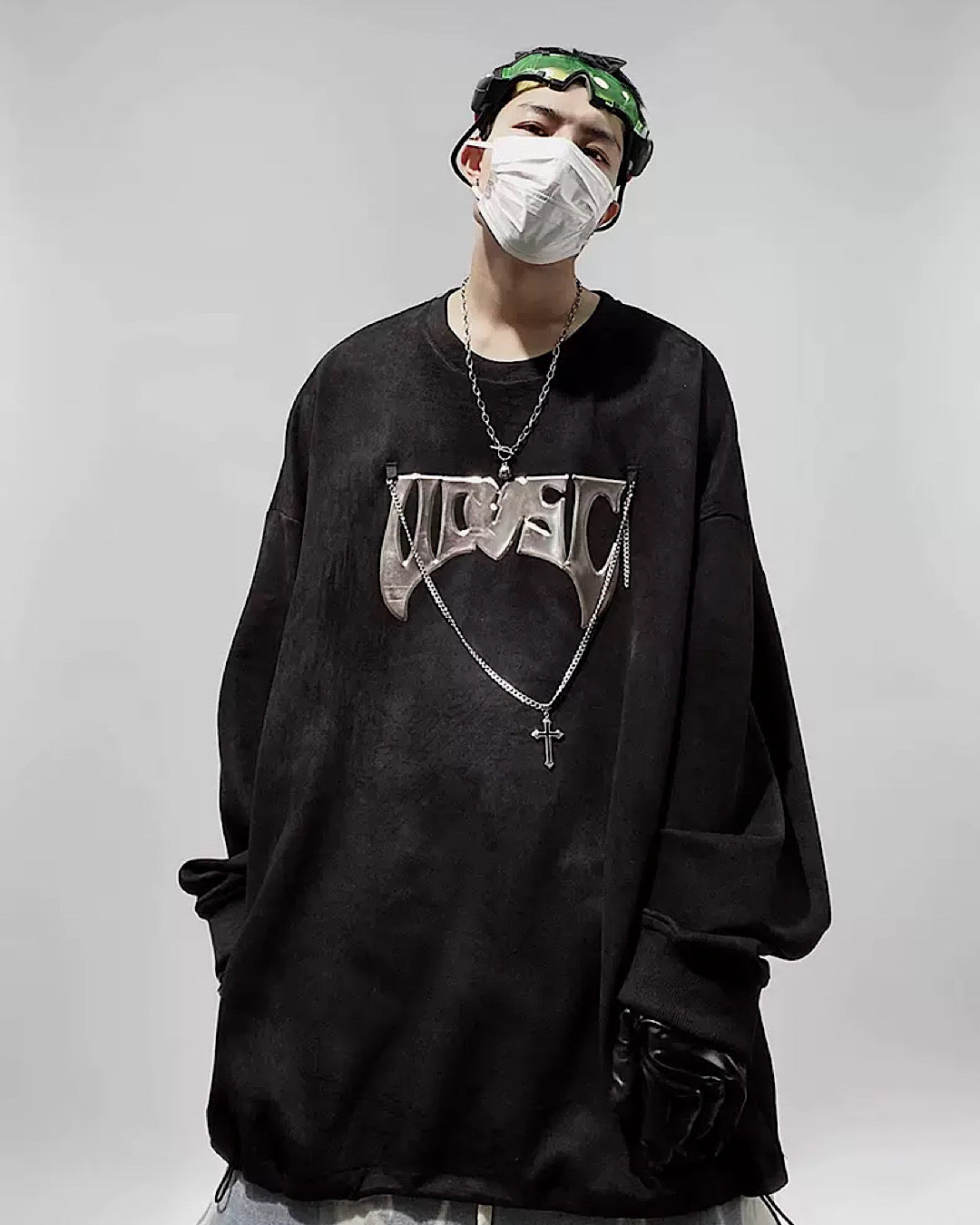 【UUCSCC】Silver Initial Logoyusra Sweatshirt US0021