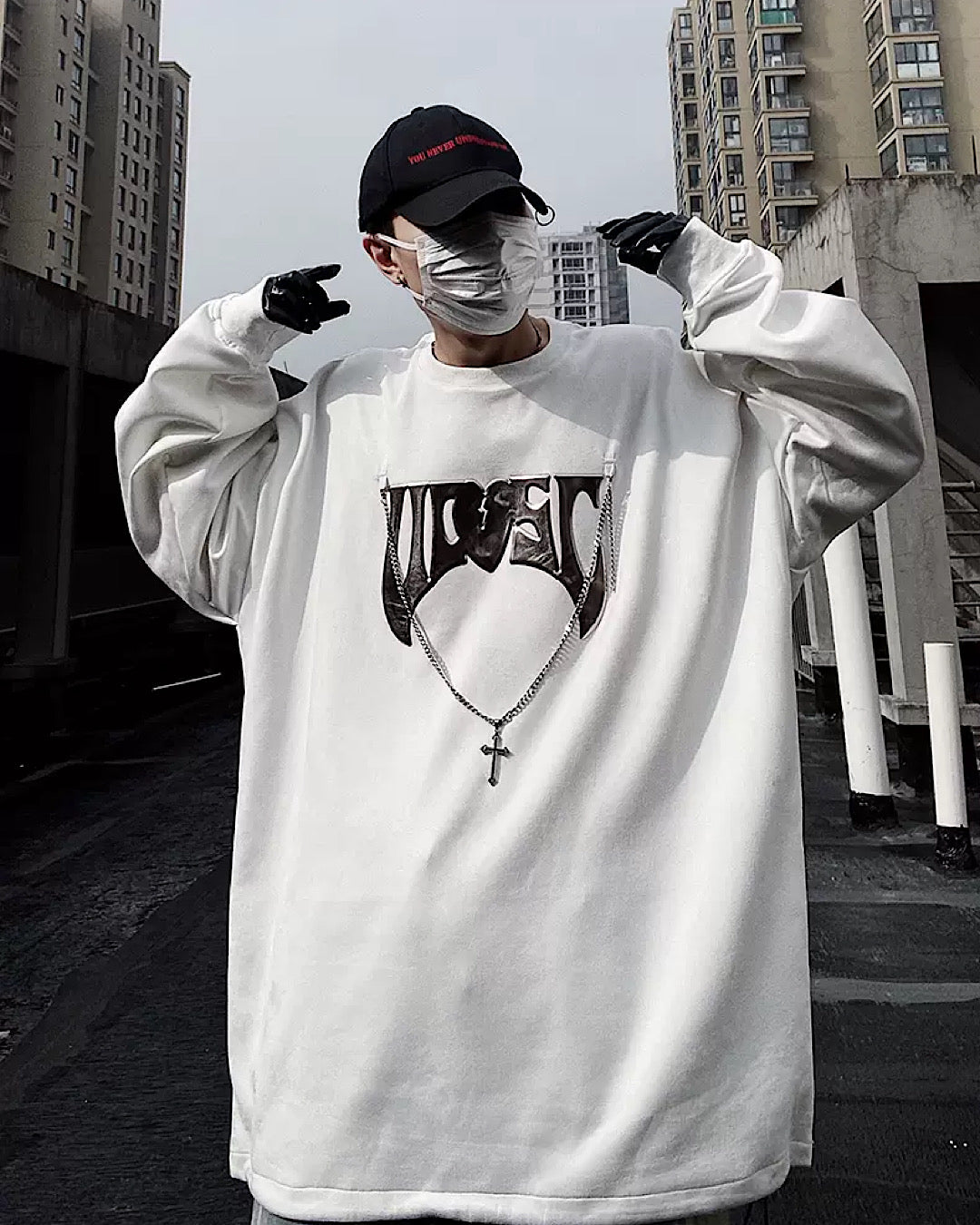 【UUCSCC】Silver Initial Logoyusra Sweatshirt US0021